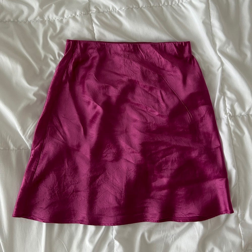 ARITZIA BABATON SLIP SATIN MINI SKIRT HOT PINK